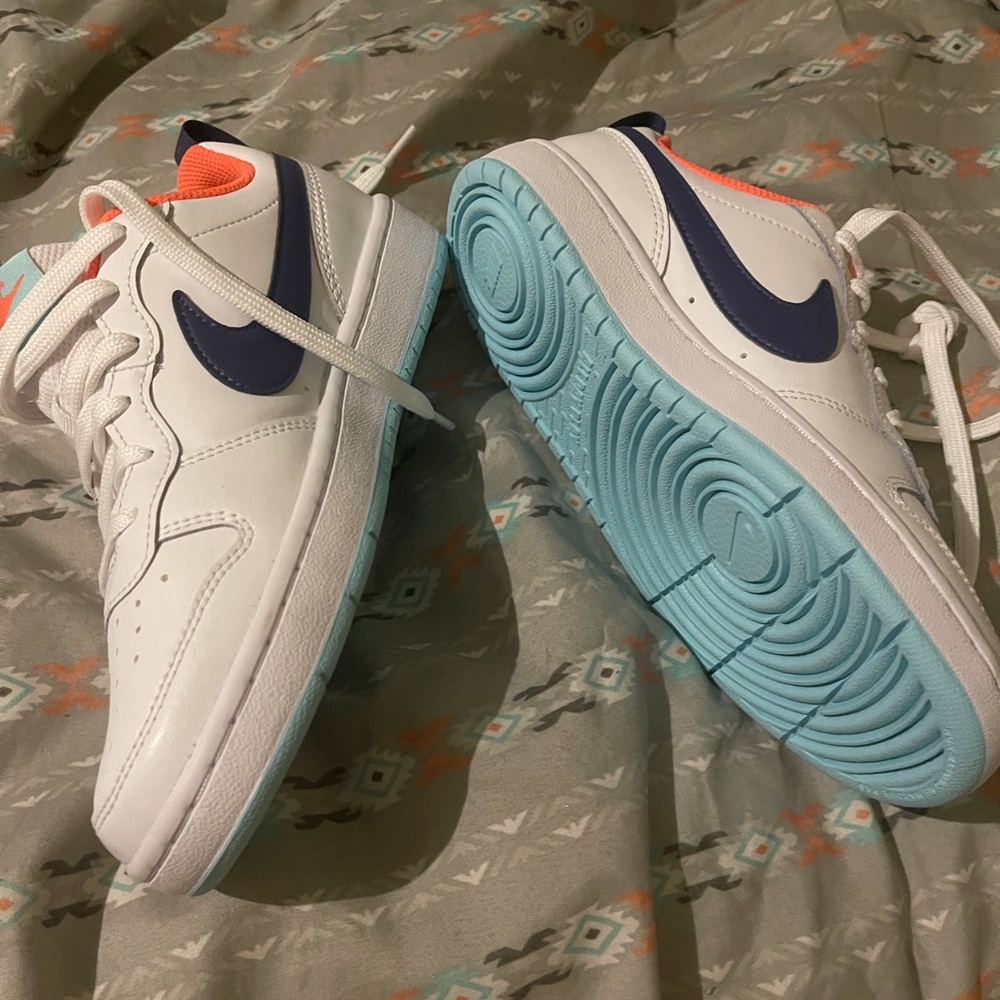 Nikes - Picture 7 of 10